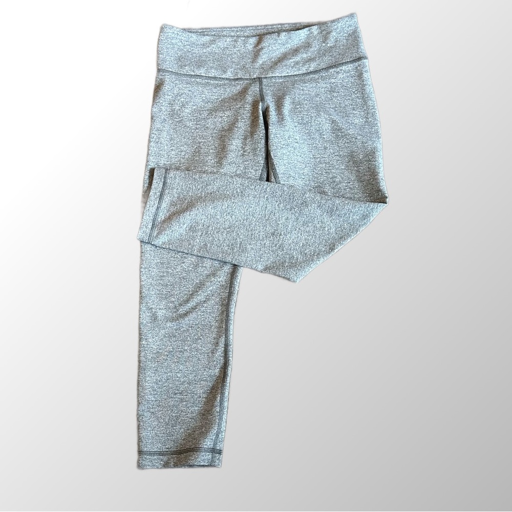 Lululemon Women's Heathered Grey Pull On Athletic Capri Leggings in‎ size 6